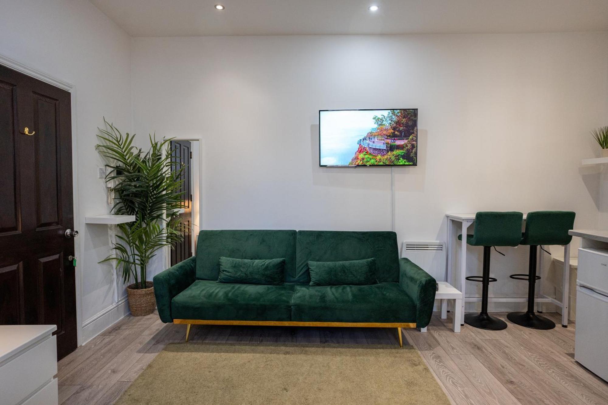 Beautiful Studio Flat In Hackney Next To Overground Station London Exterior photo