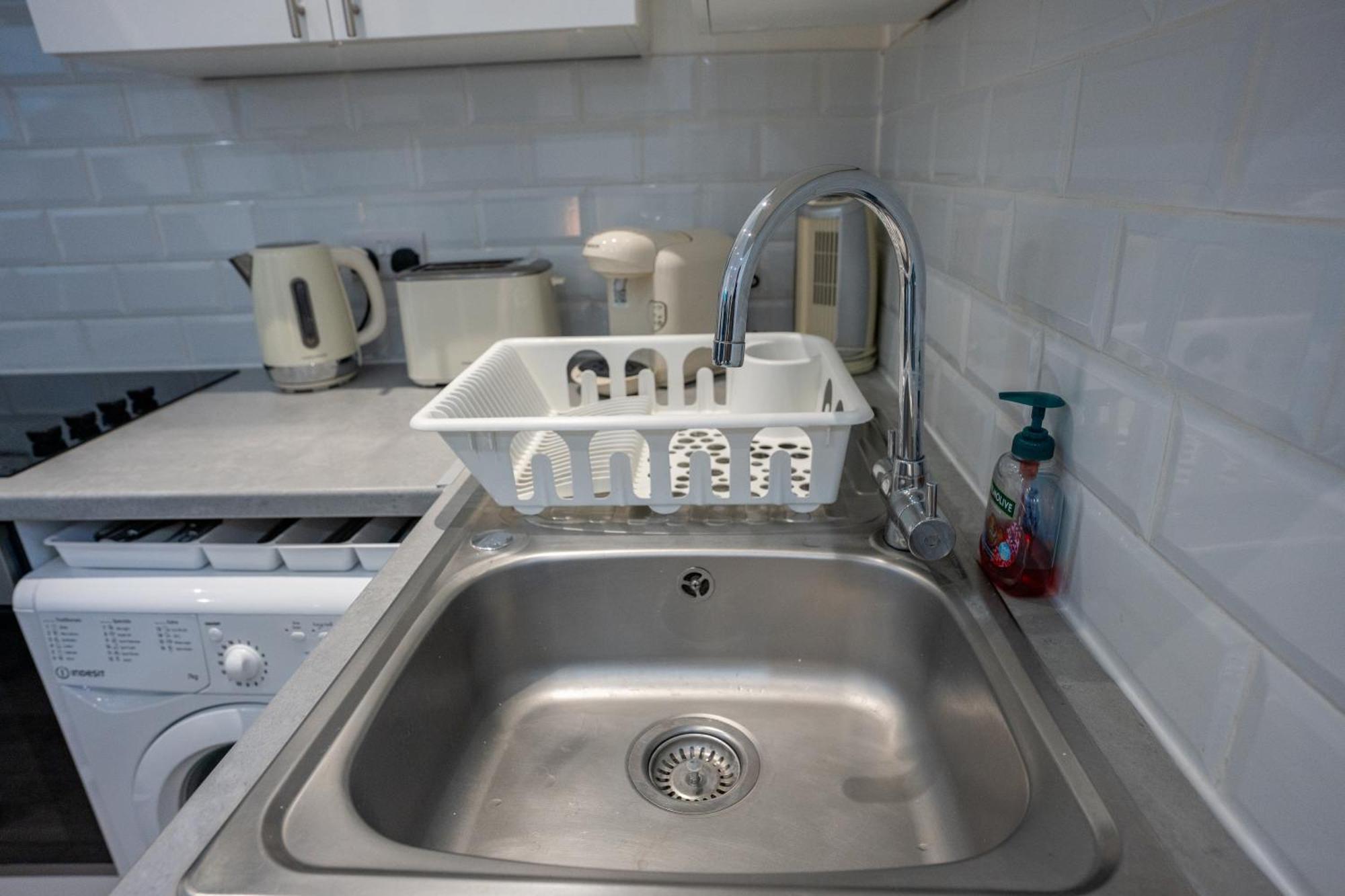 Beautiful Studio Flat In Hackney Next To Overground Station London Exterior photo