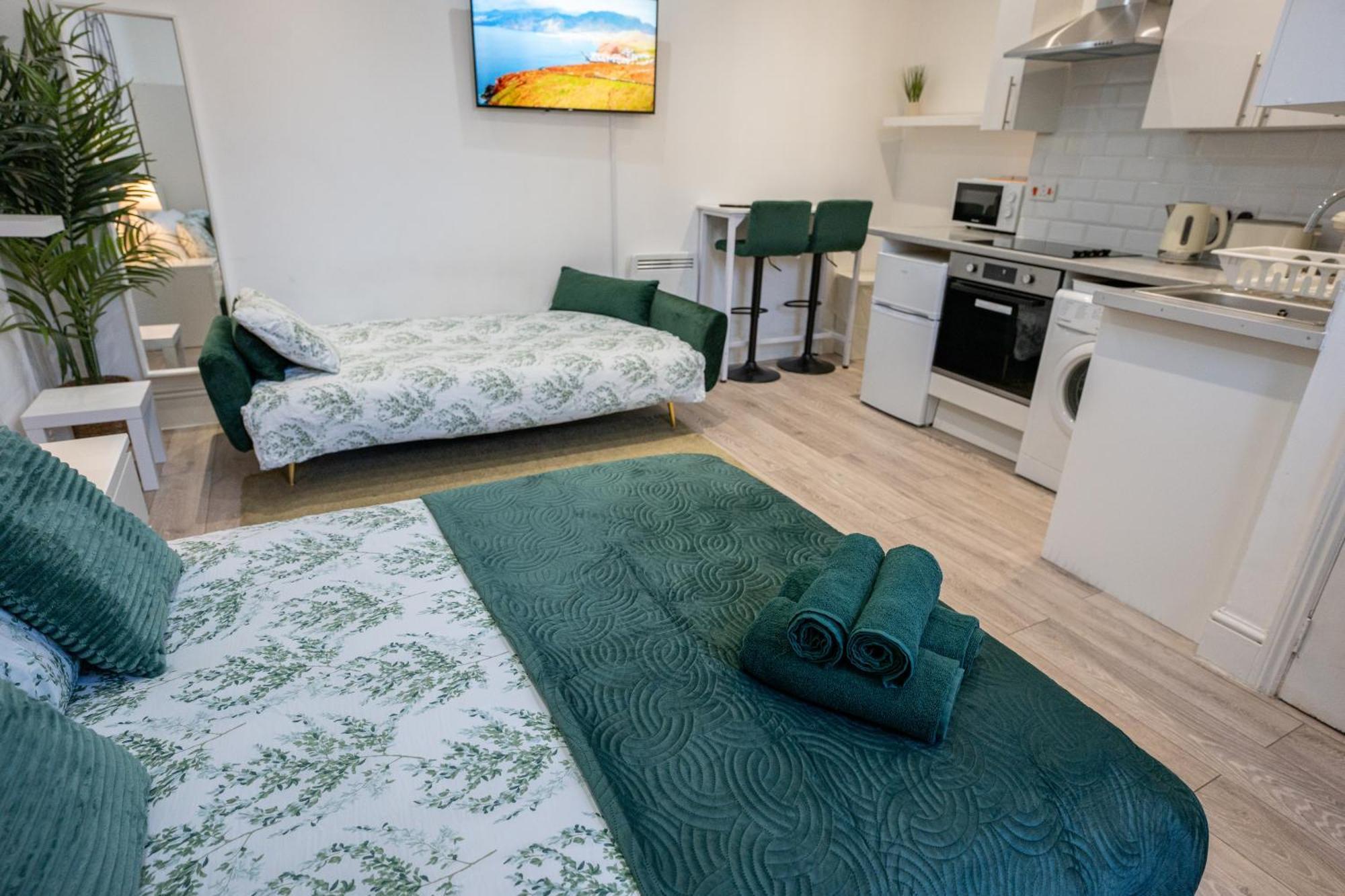 Beautiful Studio Flat In Hackney Next To Overground Station London Exterior photo