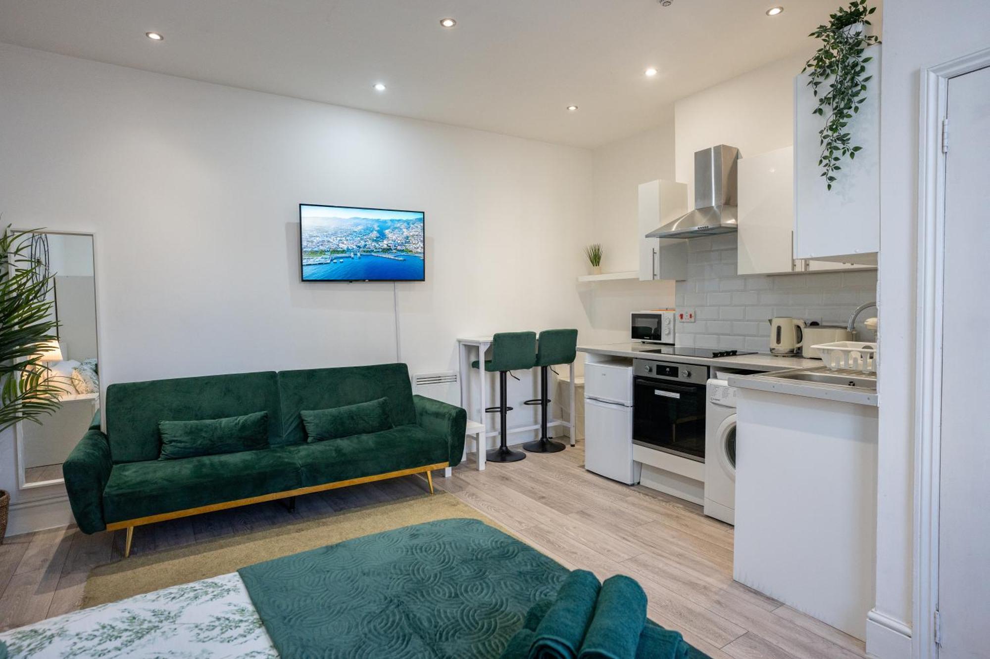 Beautiful Studio Flat In Hackney Next To Overground Station London Exterior photo